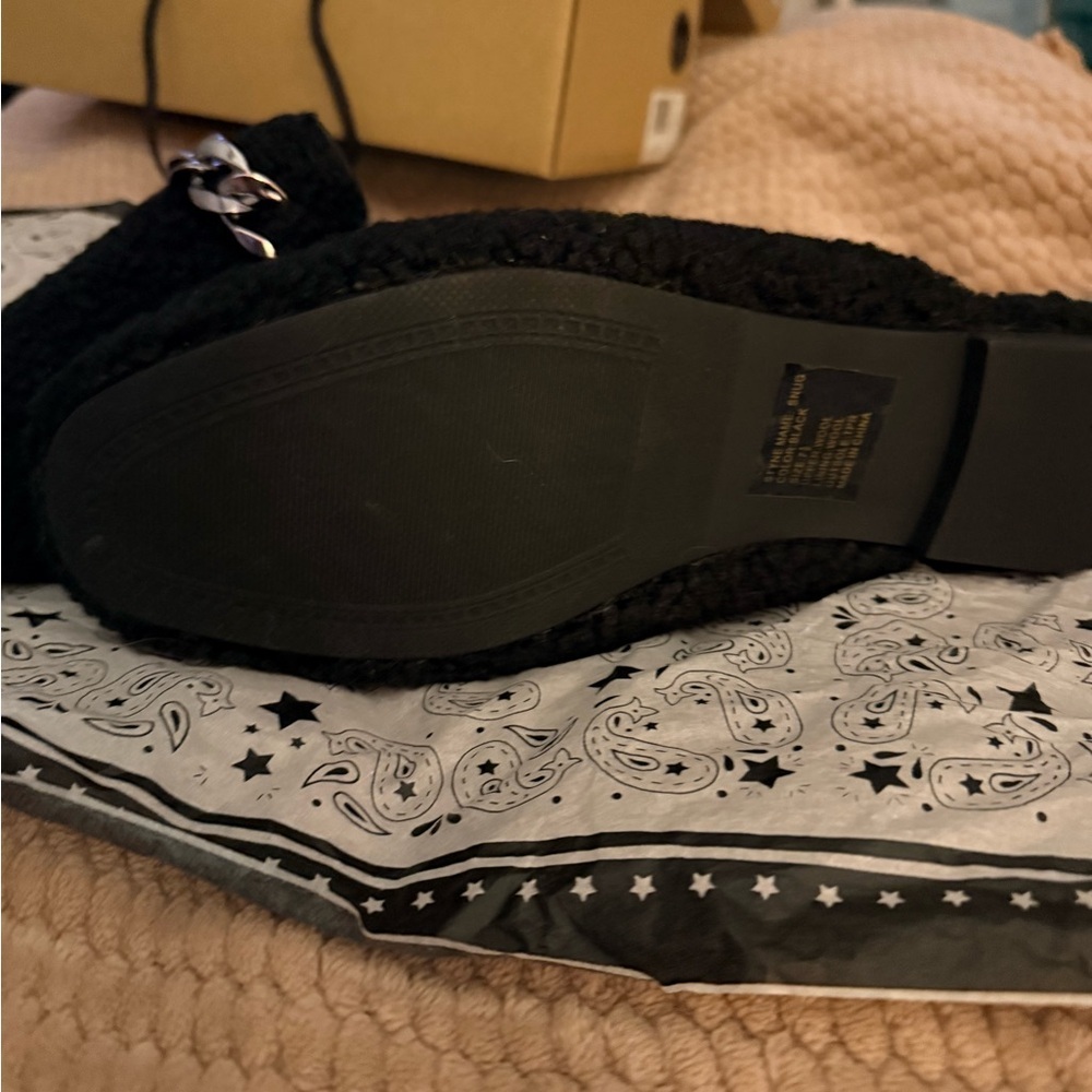 Vintage Havana Black Textured Loafers with Chain - Picture 6 of 8